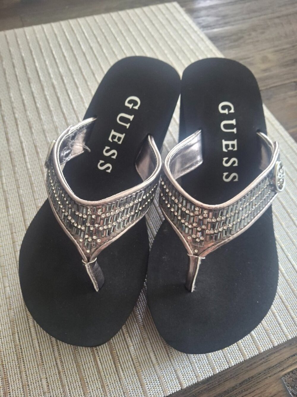 Women shoes, Guess, size 5M, black with silver